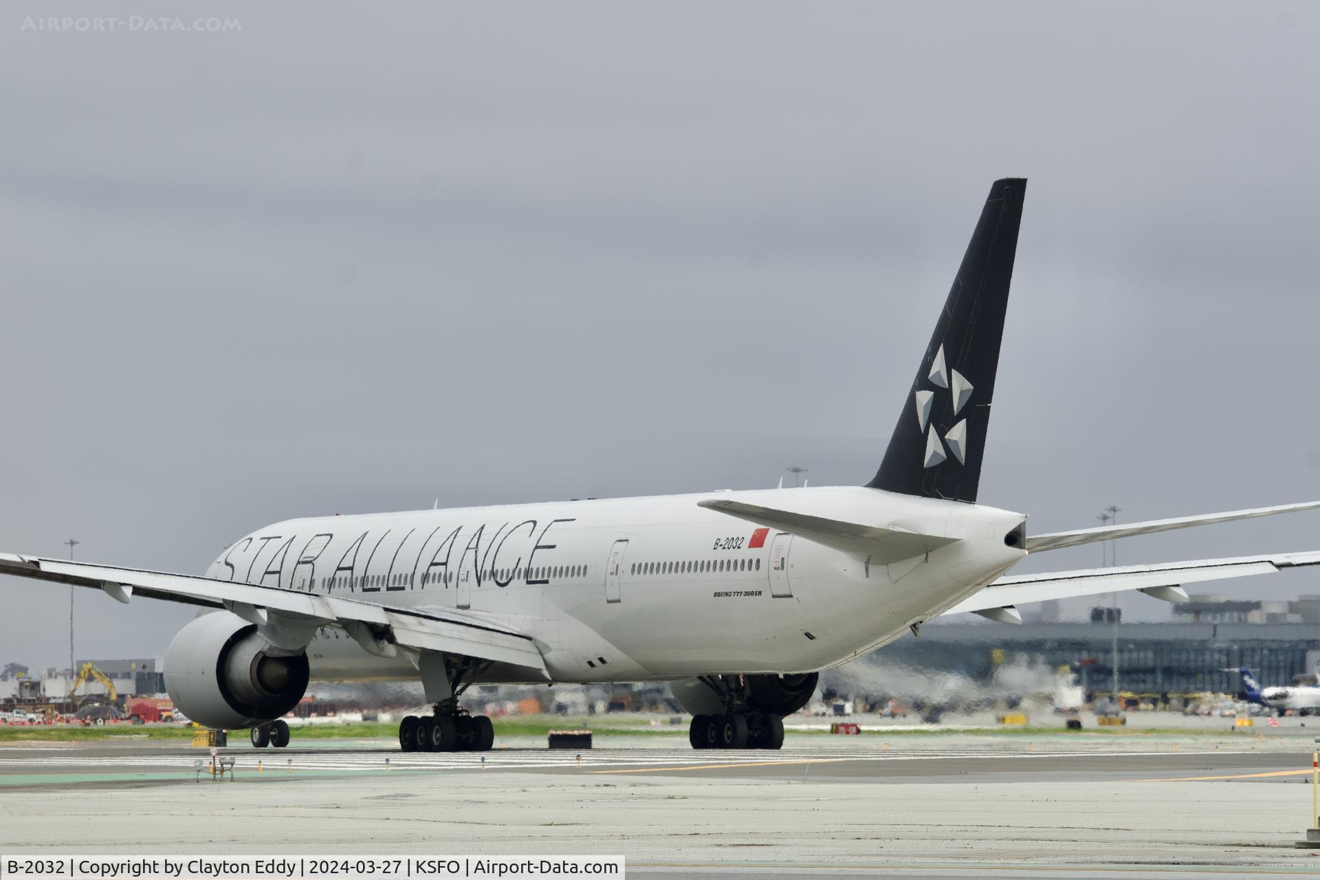 B-2032, 2012 Boeing 777-39L/ER C/N 38671, Runway 10 SFO 2024.