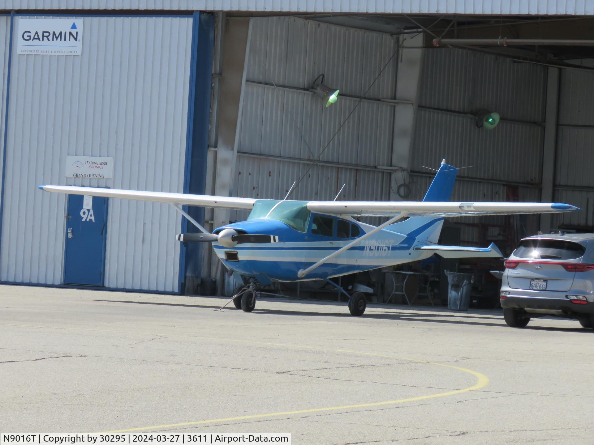 N9016T, 1960 Cessna 182C Skylane C/N 52916, Parked