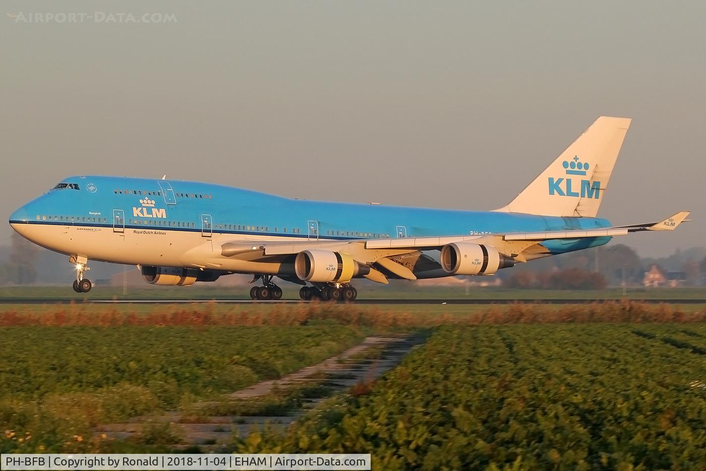 PH-BFB, 1989 Boeing 747-406 C/N 24000, at spl