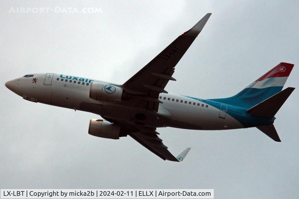 LX-LBT, 2008 Boeing 737-7K2 C/N 30371, Take off