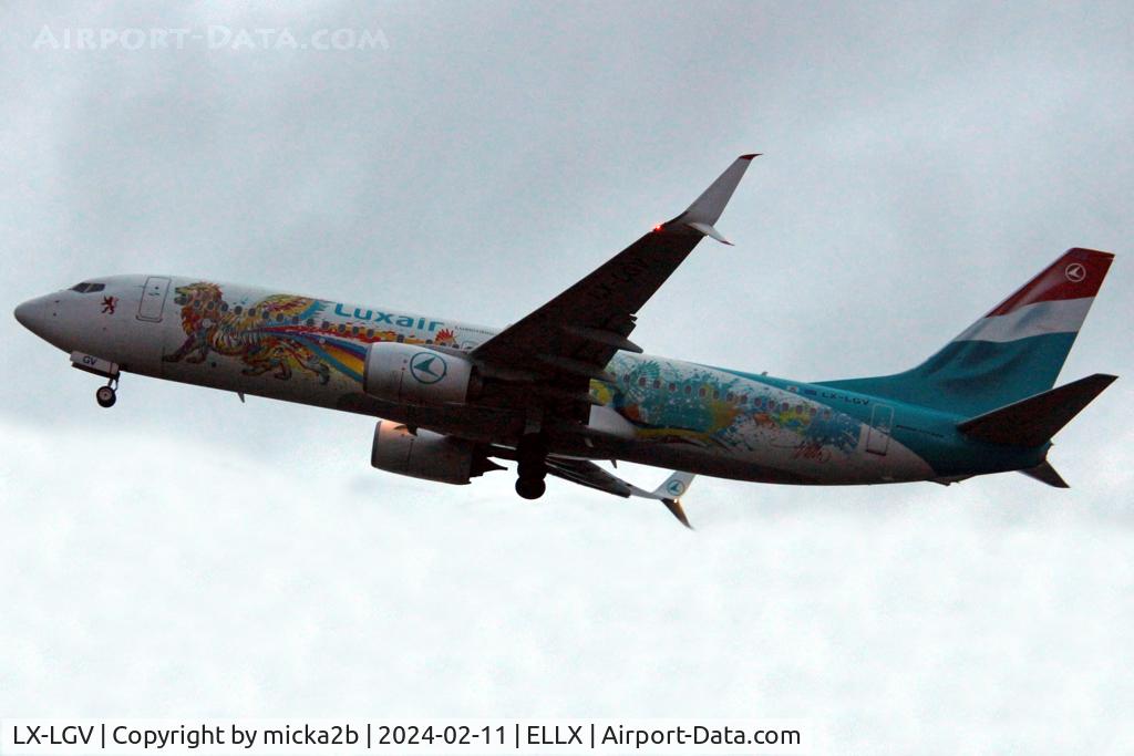 LX-LGV, 2013 Boeing 737-8C9 C/N 41190, Take off