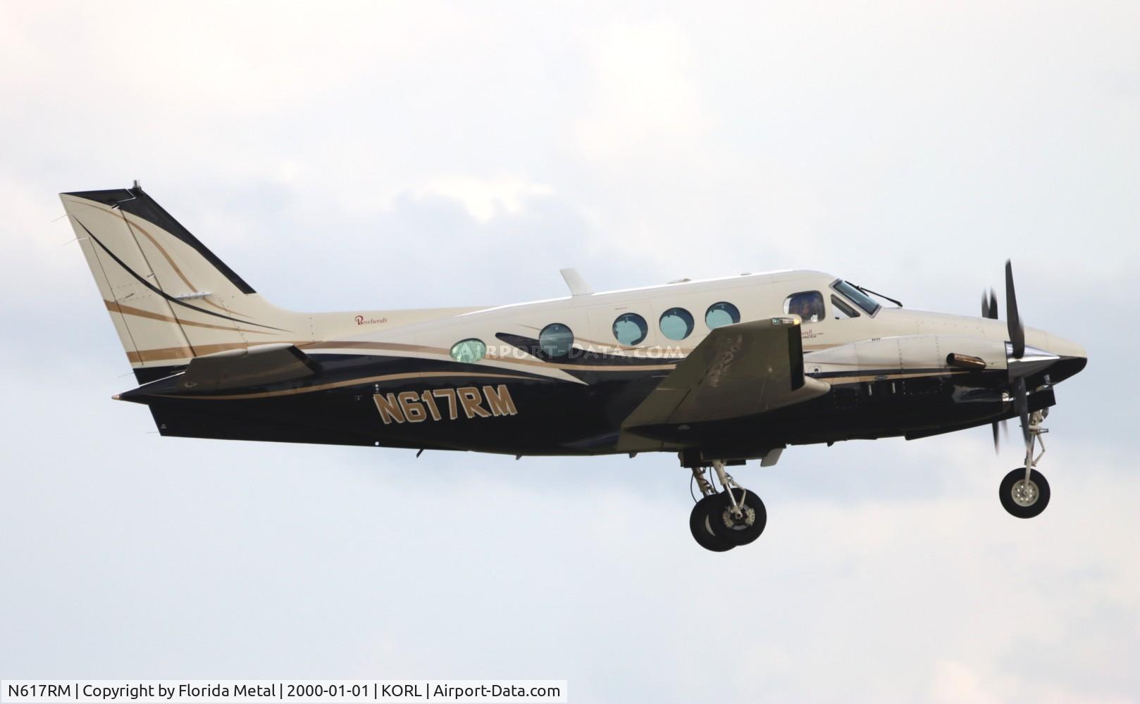 N617RM, Beech C90A King Air C/N LJ-1095, Beech C90 zx