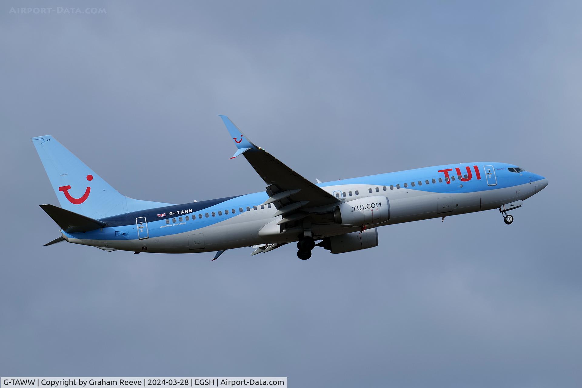 G-TAWW, 2015 Boeing 737-8K5 C/N 41663, Departing from Norwich.