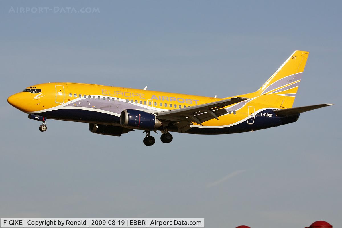 F-GIXE, 1992 Boeing 737-3B3QC C/N 26850, at ebbr