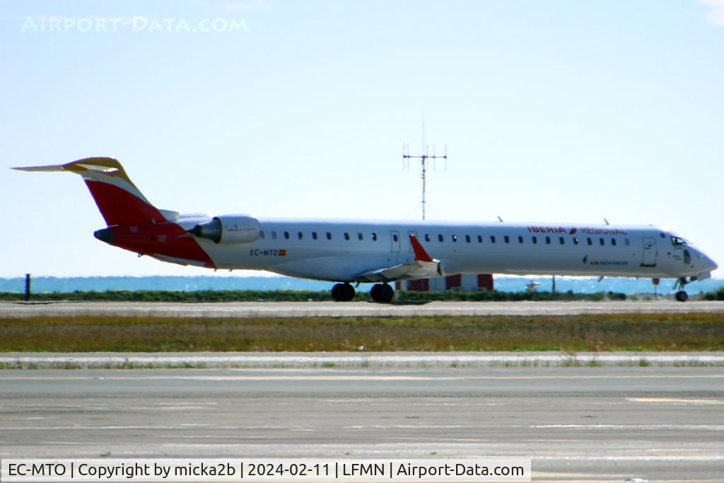 EC-MTO, 2017 Bombardier CRJ-1000 (CL-600-2E25) C/N 19059, Taxiing