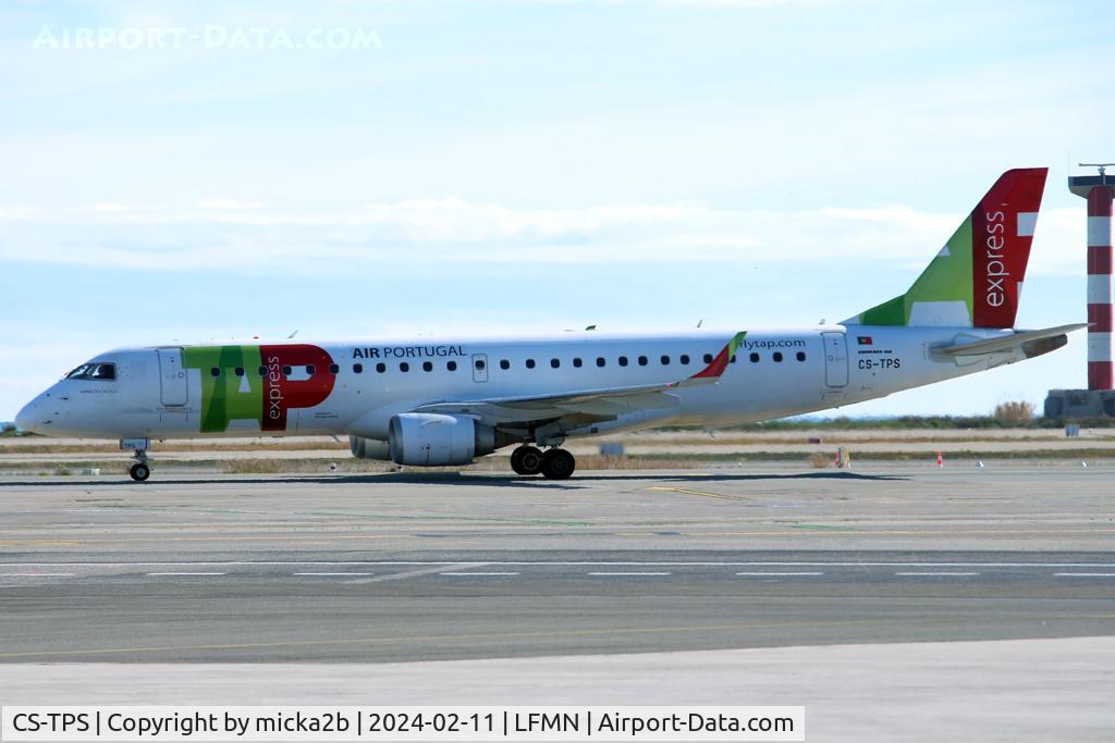 CS-TPS, 2011 Embraer 190LR (ERJ-190-100LR) C/N 19000493, Taxiing