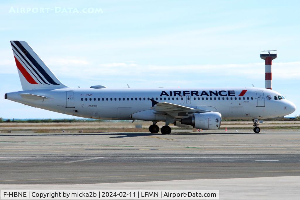 F-HBNE, 2011 Airbus A320-214 C/N 4664, Taxiing with new livery