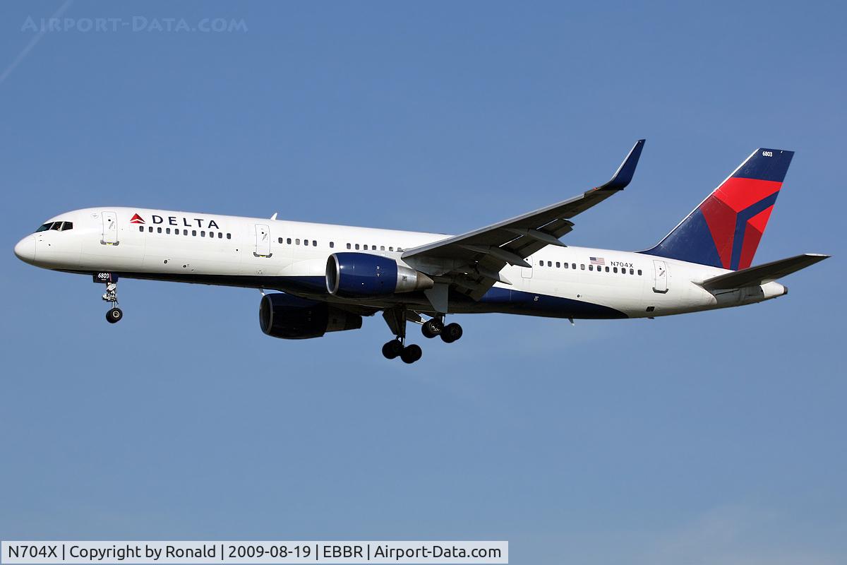 N704X, 1997 Boeing 757-2Q8 C/N 28163, at ebbr