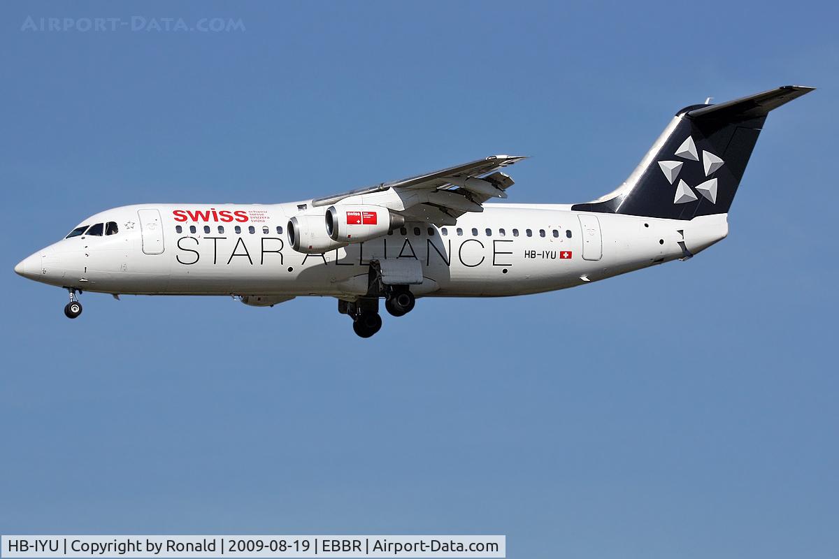 HB-IYU, 2000 British Aerospace Avro 146-RJ100 C/N E3379, at ebbr