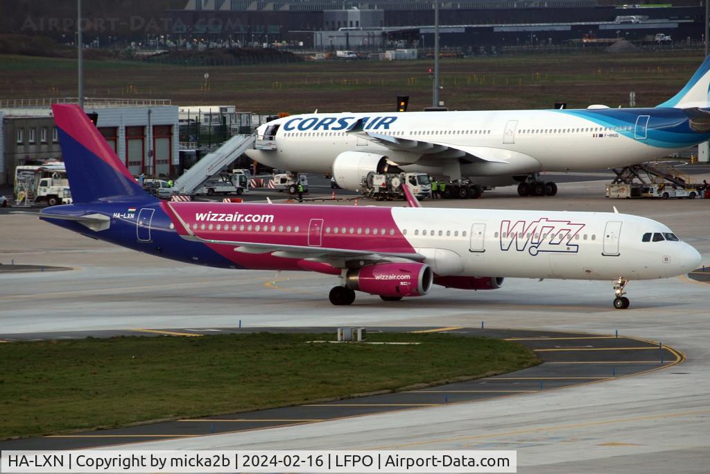 HA-LXN, 2017 Airbus A321-200 C/N 7532, Taxiing