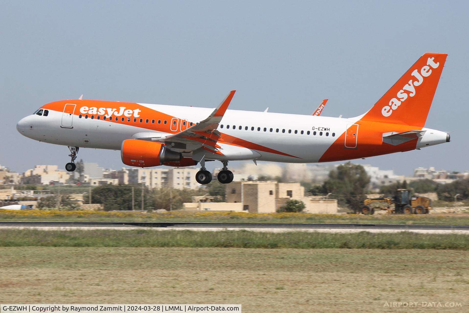 G-EZWH, 2013 Airbus A320-214 C/N 5542, A320 G-EZWH Easyjet