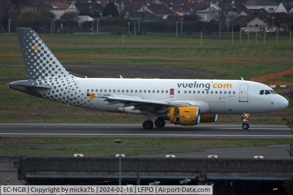 EC-NGB, 2006 Airbus A319-111 C/N 2751, Taxiing