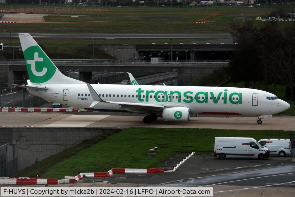 F-HUYS, 2011 Boeing 737-8K5 C/N 37248, Taxiing