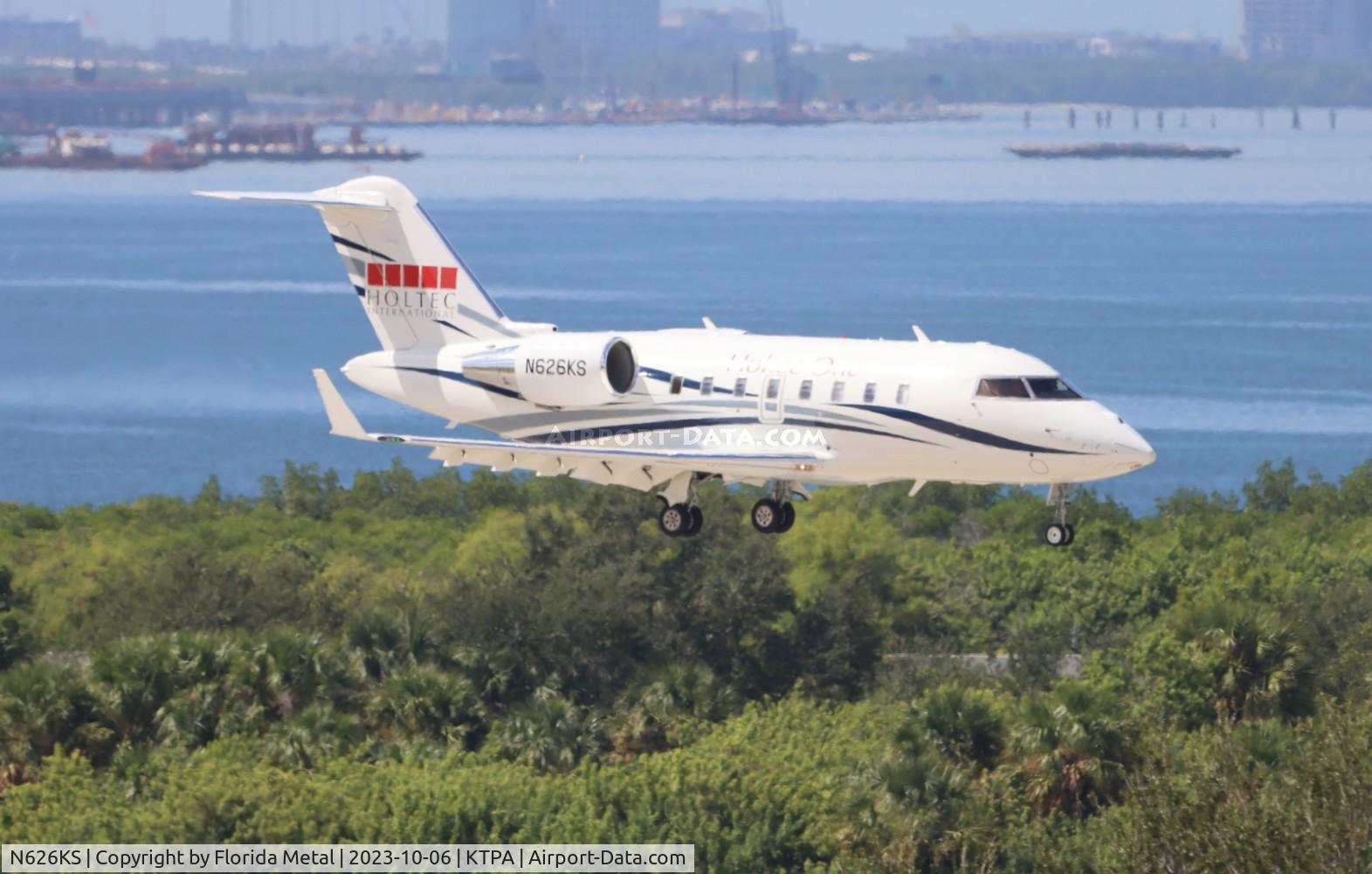 N626KS, 2013 Bombardier Challenger 605 (CL-600-2B16) C/N 5952, Challenger 605 zx