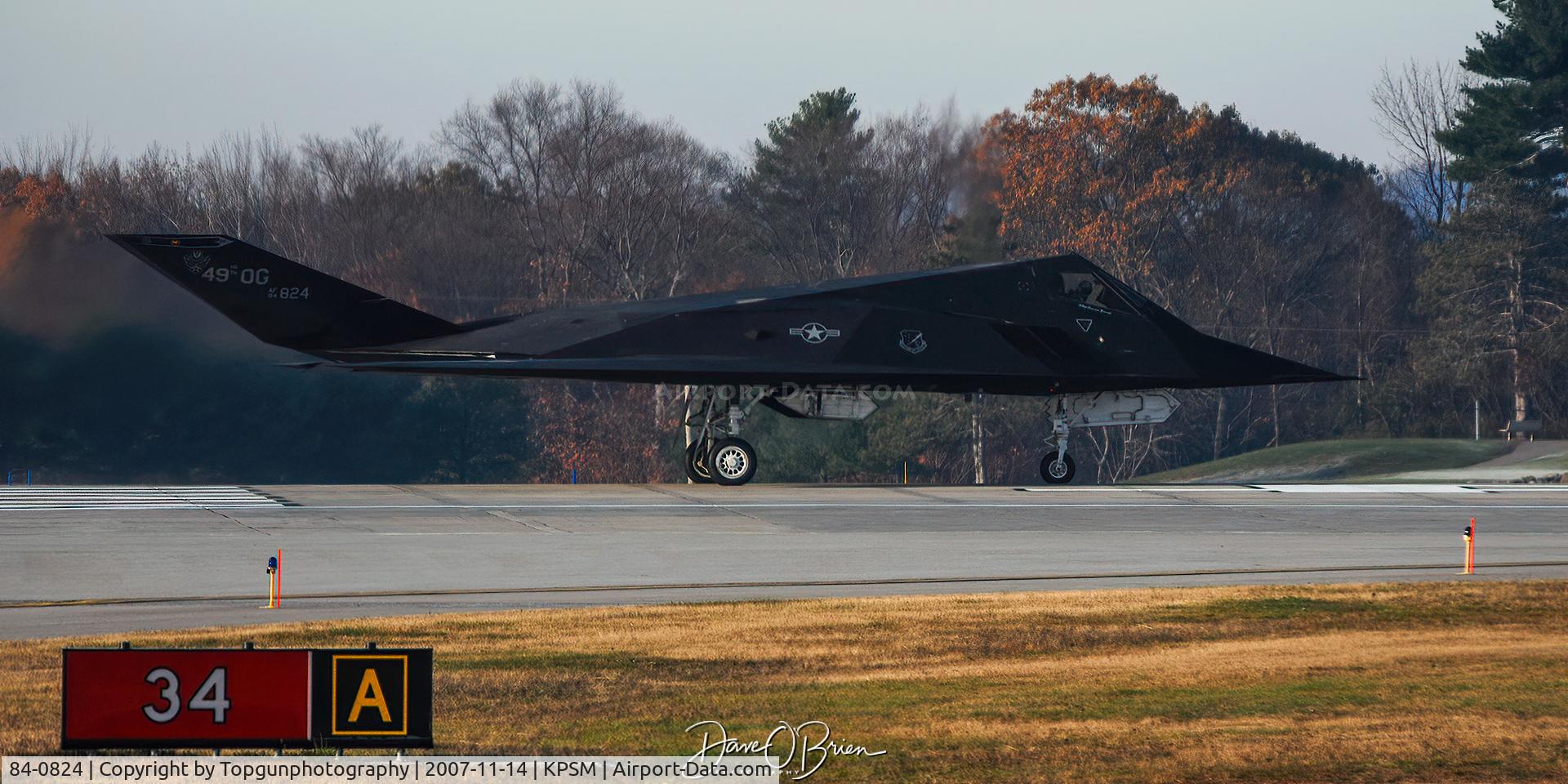 84-0824, 1984 Lockheed F-117A Nighthawk C/N A.4038, SUN81 departing RW34