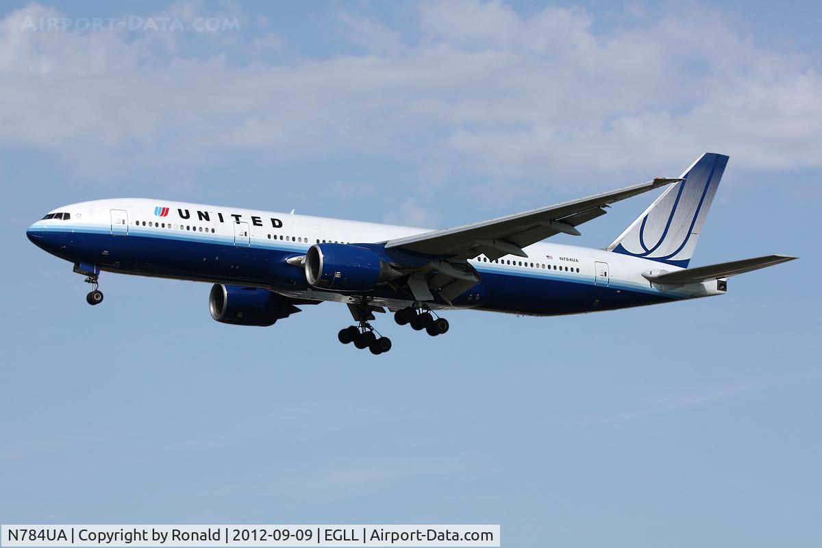 N784UA, 1997 Boeing 777-222/ER C/N 26951, at lhr