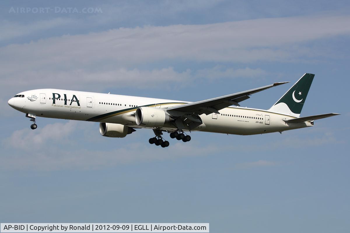 AP-BID, 2008 Boeing 777-340/ER C/N 33780, at lhr