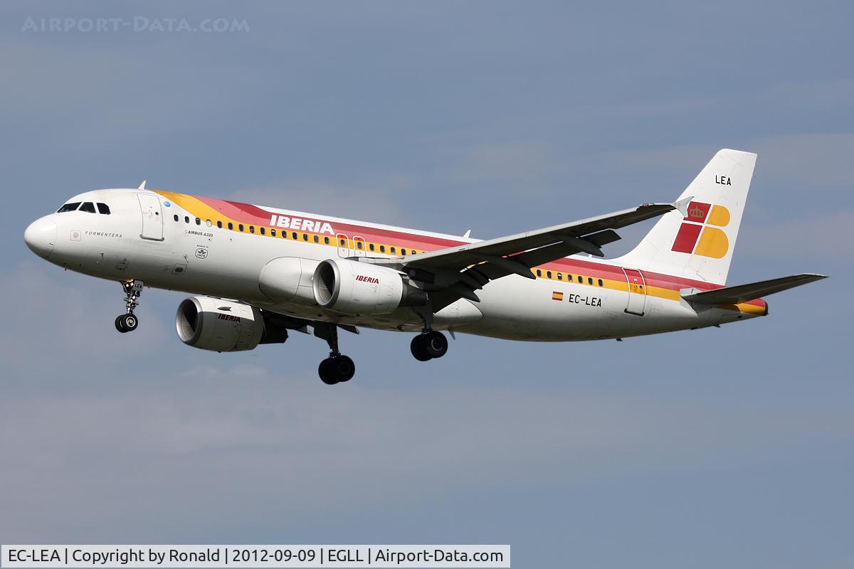 EC-LEA, 1999 Airbus A320-214 C/N 1099, at lhr
