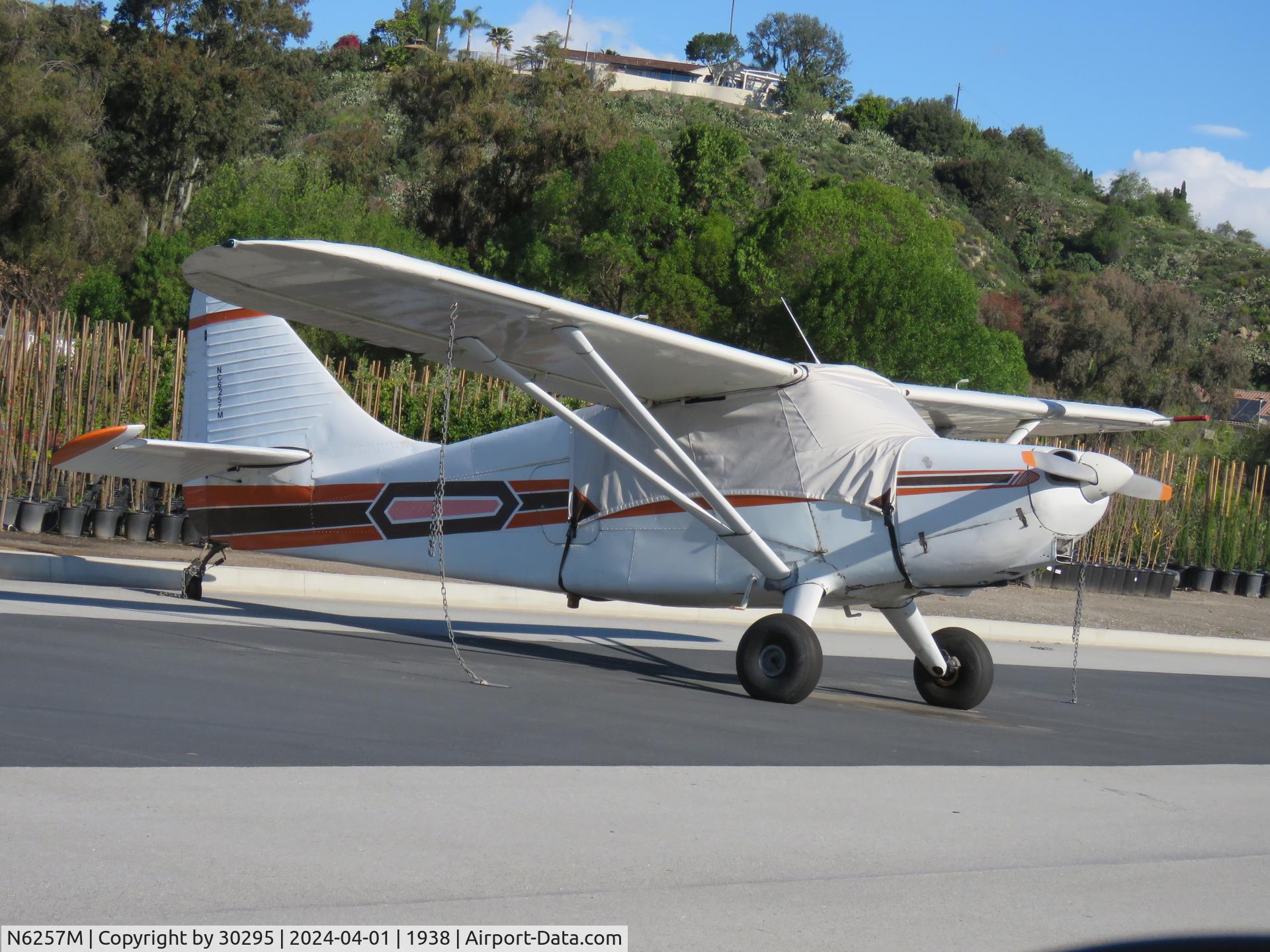 N6257M, 1948 Stinson 108-3 Voyager C/N 108-4257, Parked