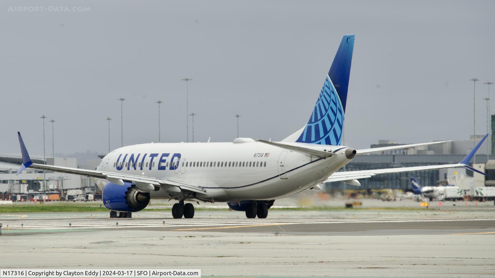 N17316, 2023 Boeing 737-8 MAX C/N 67596, Runway 10 SFO 2024.