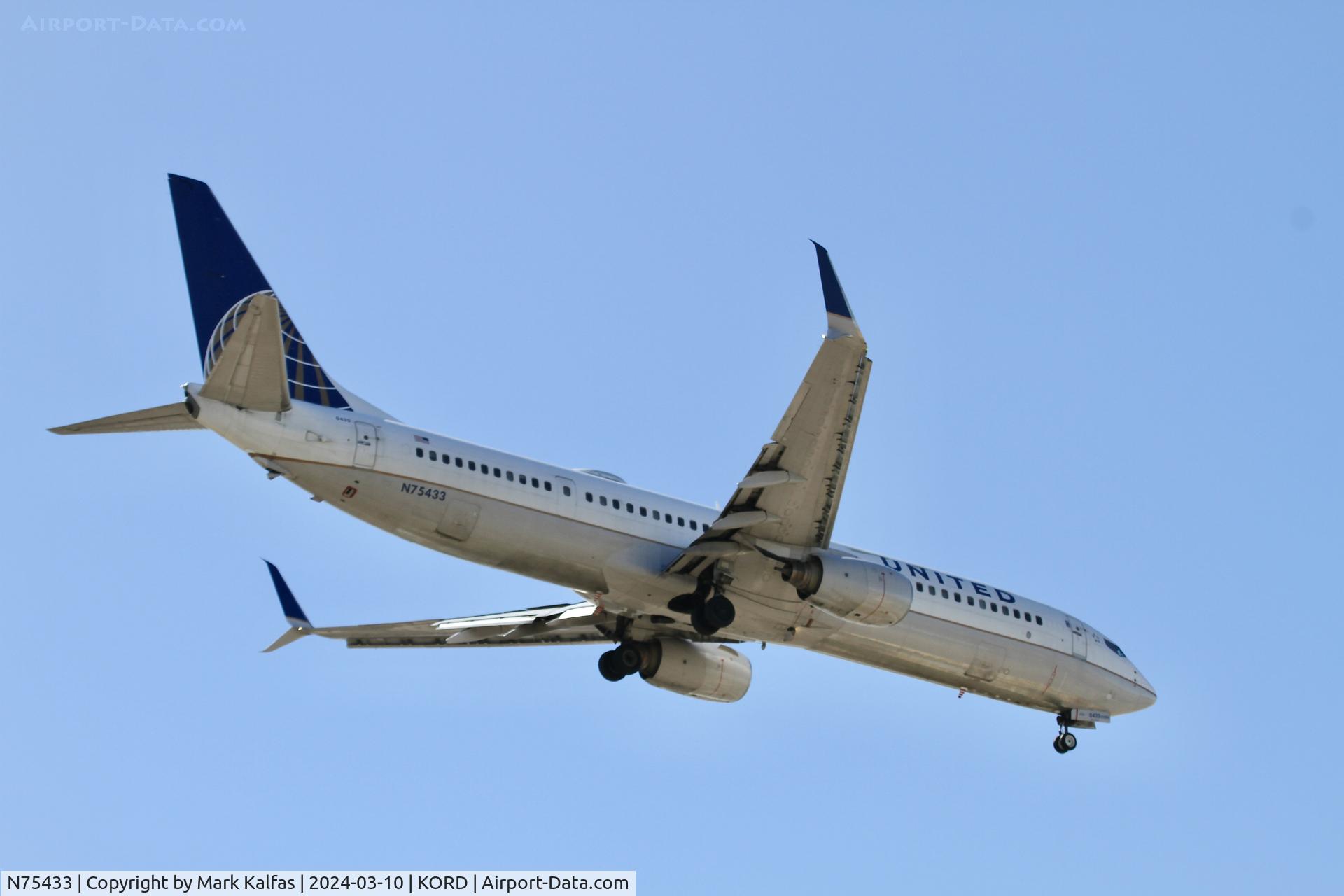 N75433, 2009 Boeing 737-924/ER C/N 33527, B739 United Airlines BOEING 737-924ER N75433 UAL1401 RSW-ORD