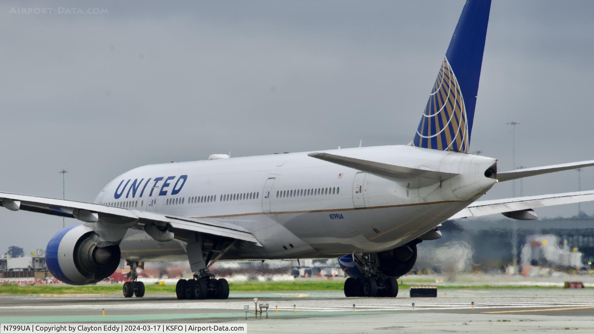 N799UA, 1998 Boeing 777-222 C/N 26926, SFO 2024.