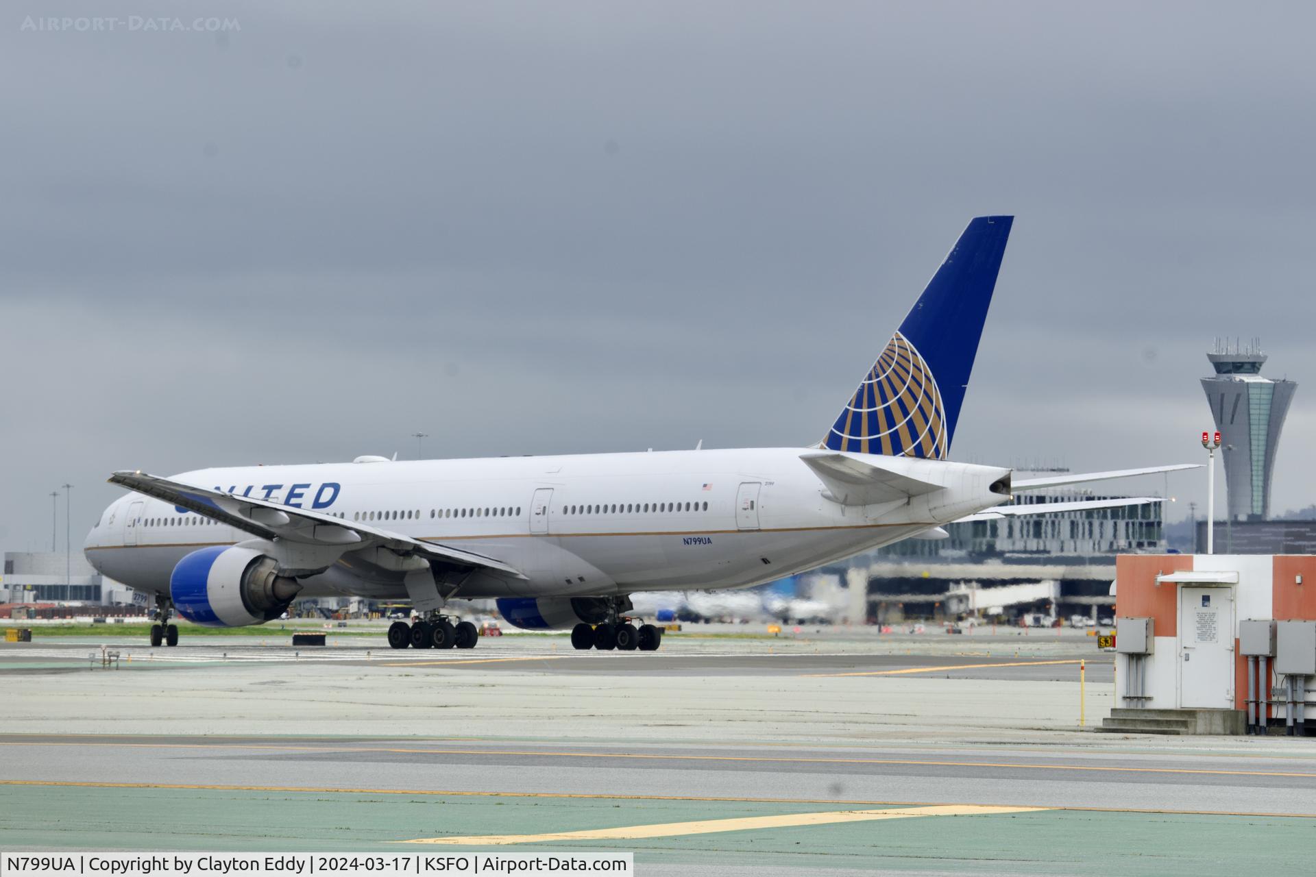 N799UA, 1998 Boeing 777-222 C/N 26926, SFO 2024.