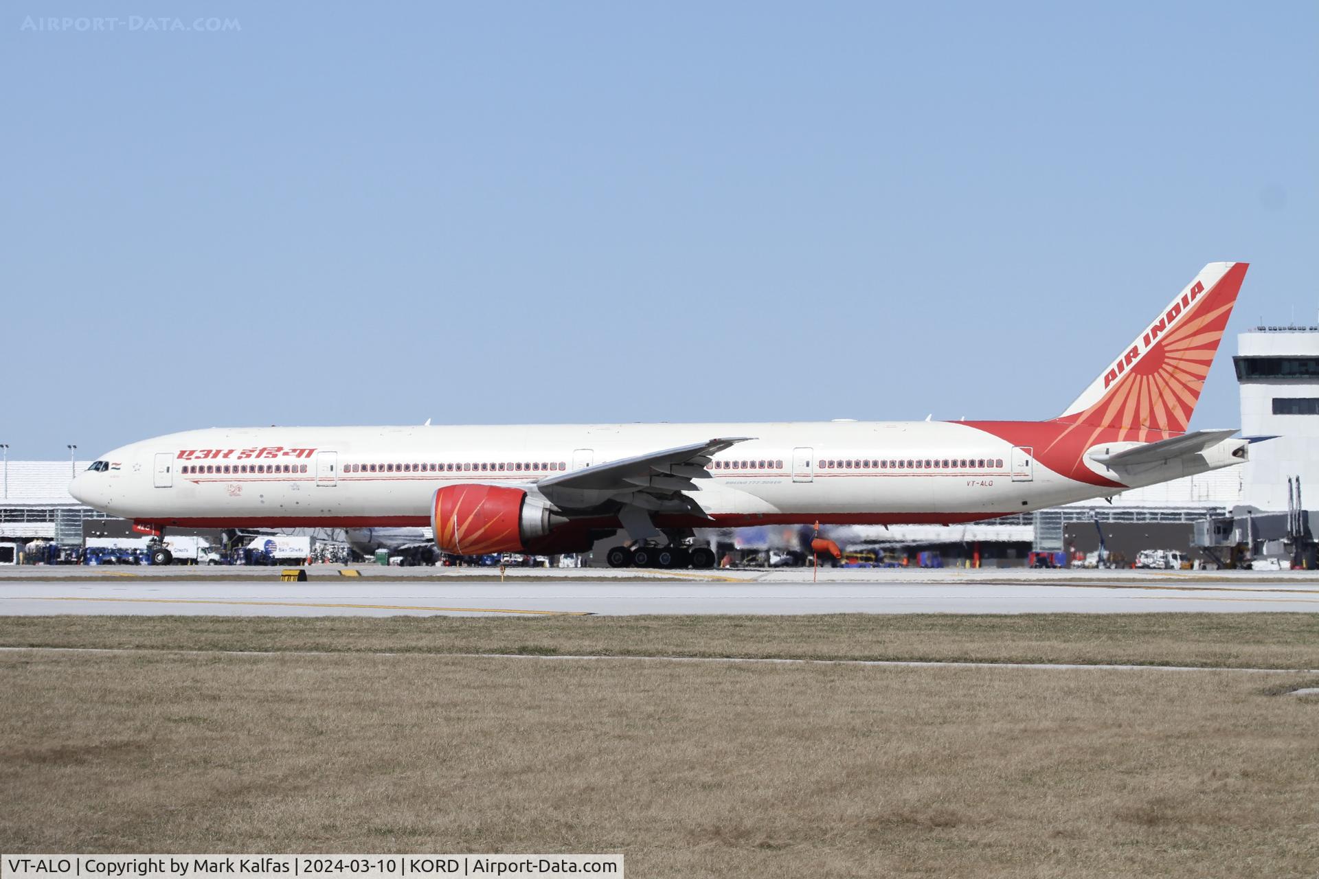 VT-ALO, 2009 Boeing 777-337/ER C/N 36313, B77W Air India Boeing 777-337/ER VT-ALO AIC126 KORD-VIDP