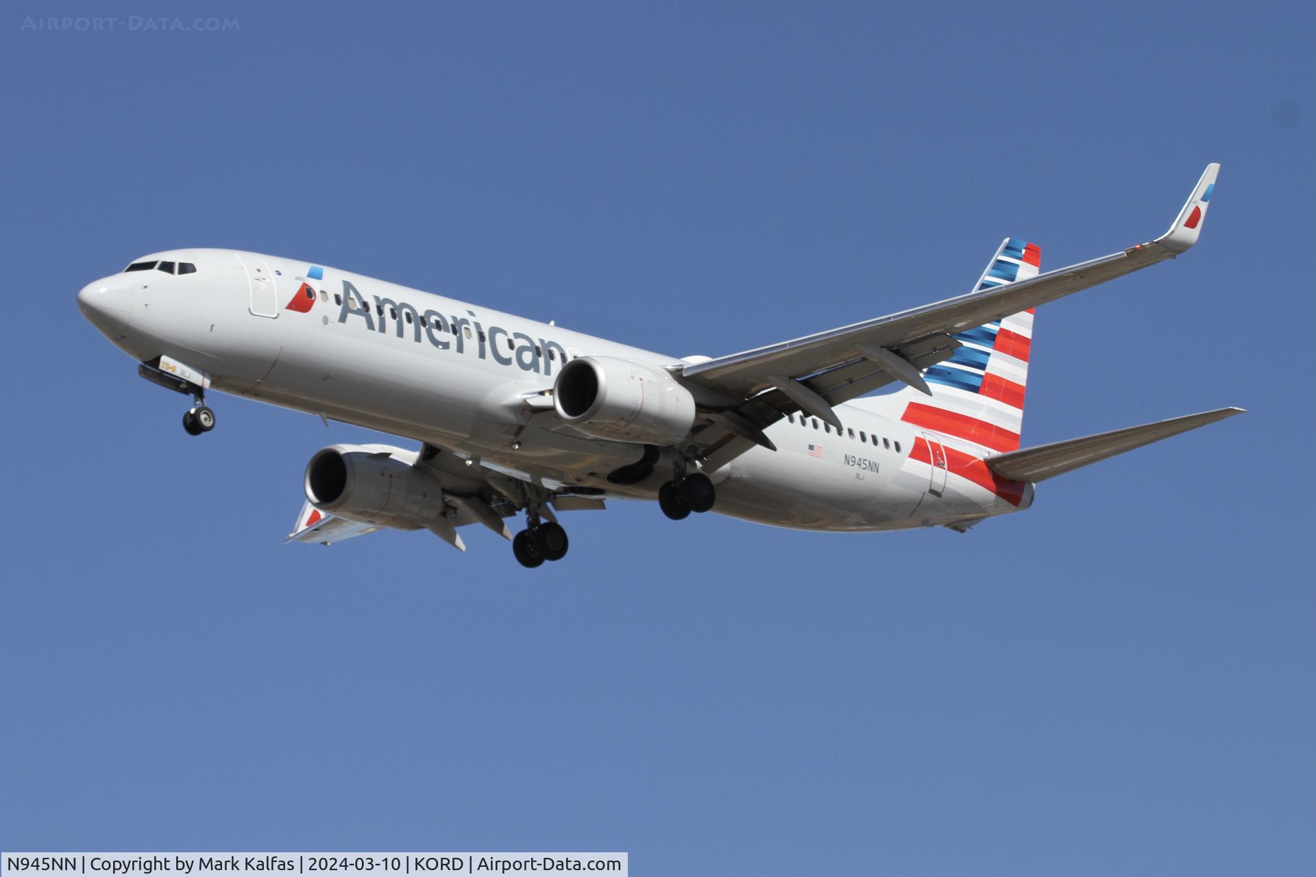 N945NN, 2014 Boeing 737-823 C/N 33233, B738 American Airlines Boeing 737-823  N945NN AAL601 PHX-ORD