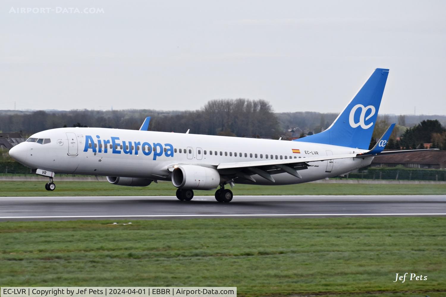 EC-LVR, 2013 Boeing 737-85P C/N 36593, Landing at Brussels Airport.