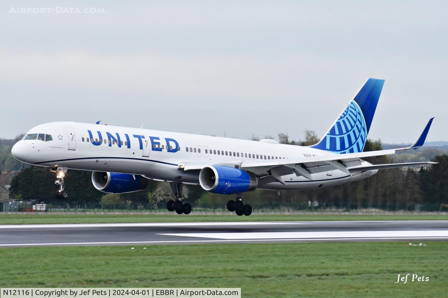 N12116, 1996 Boeing 757-224 C/N 27558, Landing at Brussels Airport rwy 25L.