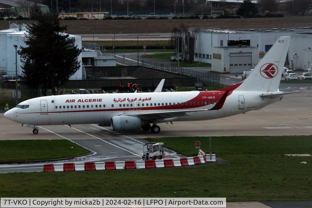 7T-VKO, 2016 Boeing 737-8D6 C/N 60751, Taxiing