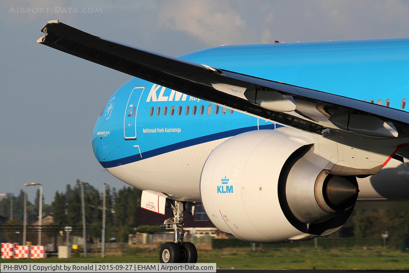 PH-BVO, 2015 Boeing 777-306/ER C/N 35946, at spl