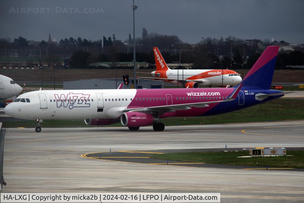 HA-LXG, 2016 Airbus A321-231 C/N 7182, Taxiing