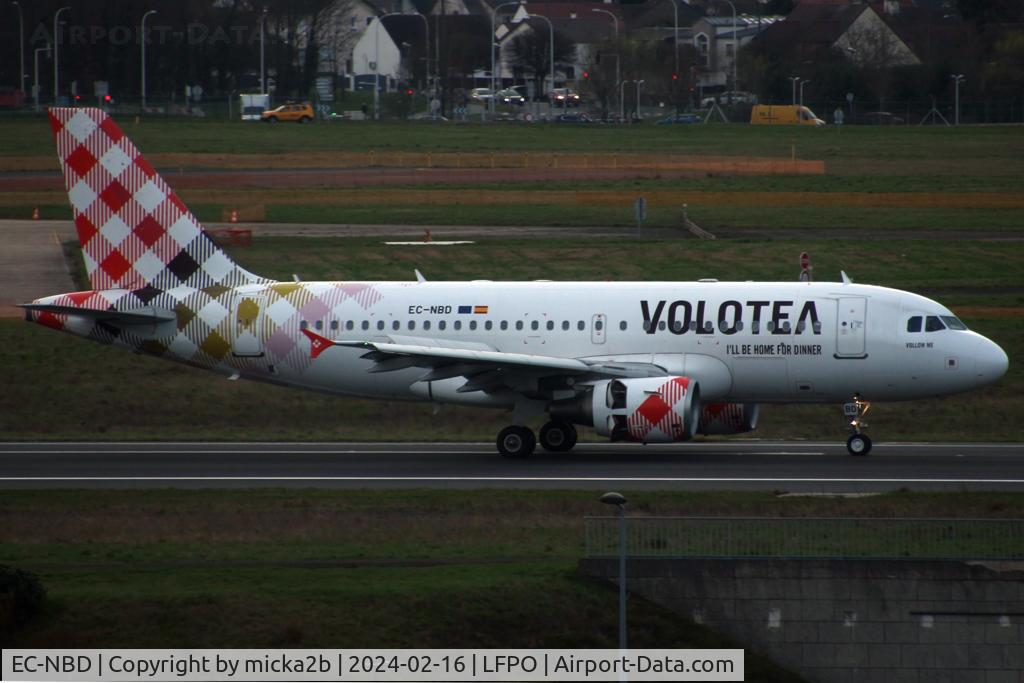 EC-NBD, 2003 Airbus A319-112 C/N 1901, Taxiing