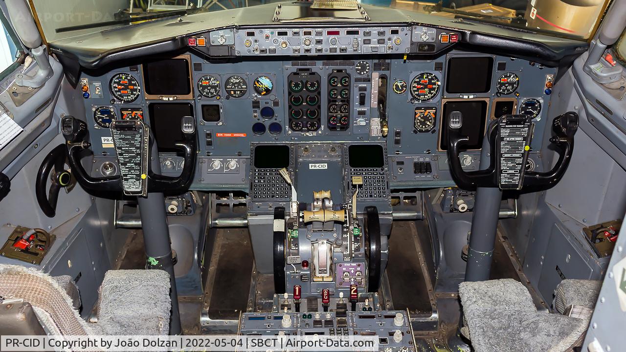 PR-CID, 1991 Boeing 737-33A C/N 25033, Preserved cockpit of PR-CID.
