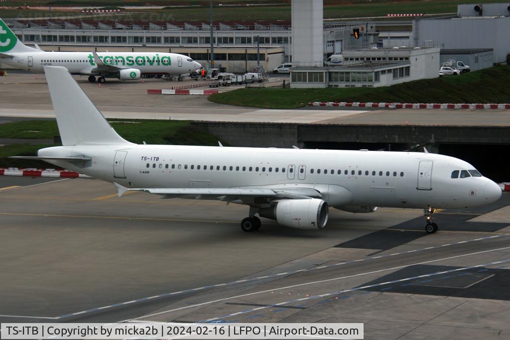 TS-ITB, 2010 Airbus A320-214 C/N 4541, Taxiing