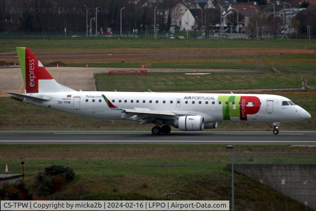 CS-TPW, 2012 Embraer 190LR (ERJ-190-100LR) C/N 19000550, Taxiing