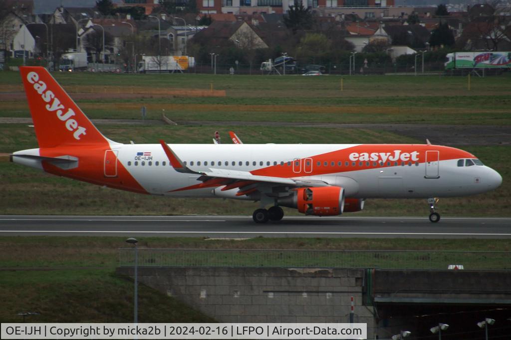 OE-IJH, 2017 Airbus A320-214 C/N 7687, Taxiing