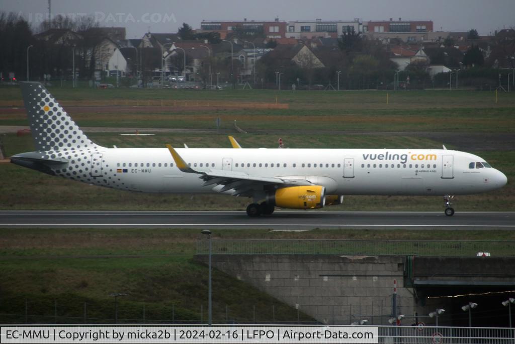 EC-MMU, 2016 Airbus A321-231 C/N 7218, Taxiing
