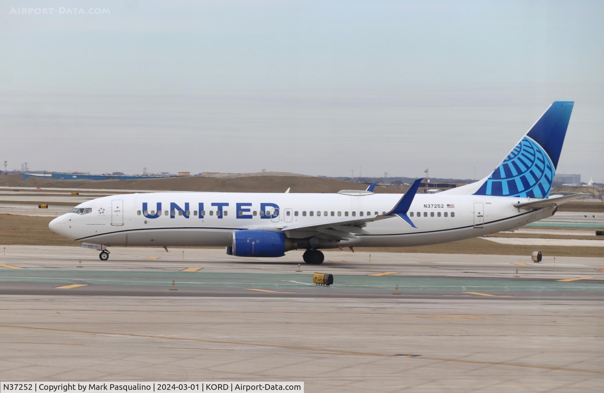 N37252, 2000 Boeing 737-824 C/N 30583, Boeing 737-824