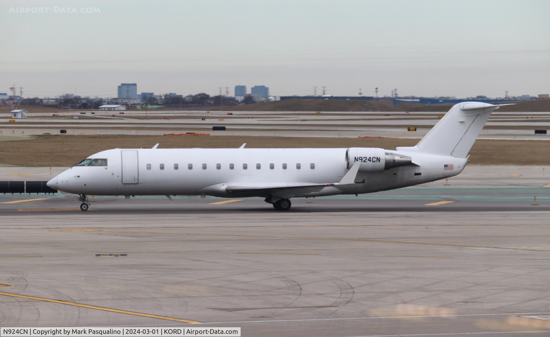 N924CN, 2001 Canadair CRJ-200LR (CL-600-2B19) C/N 7494, CL-600-2B19
