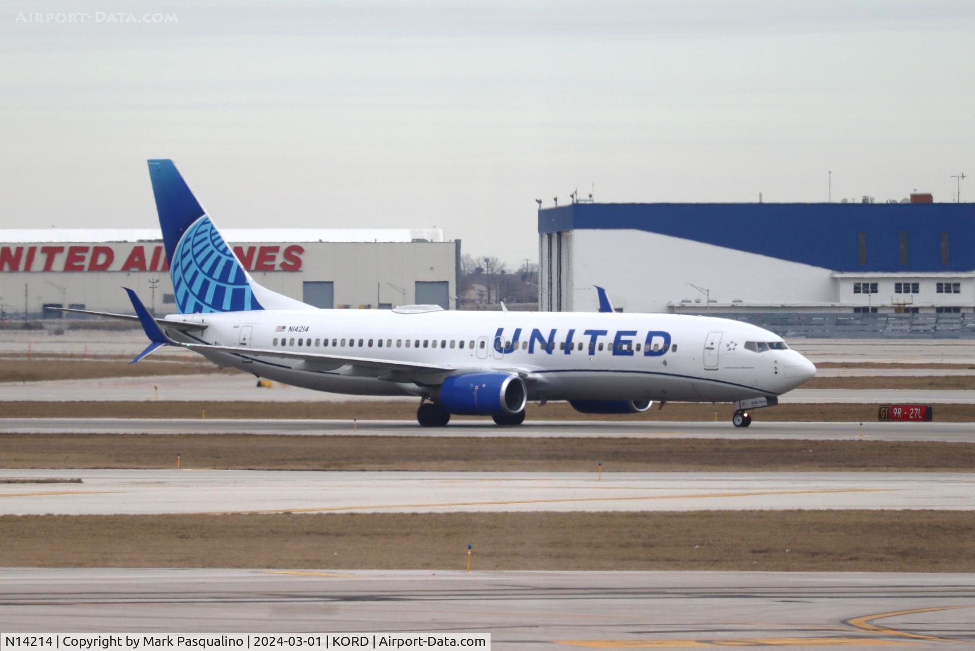 N14214, 1998 Boeing 737-824 C/N 28774, Boeing 737-824