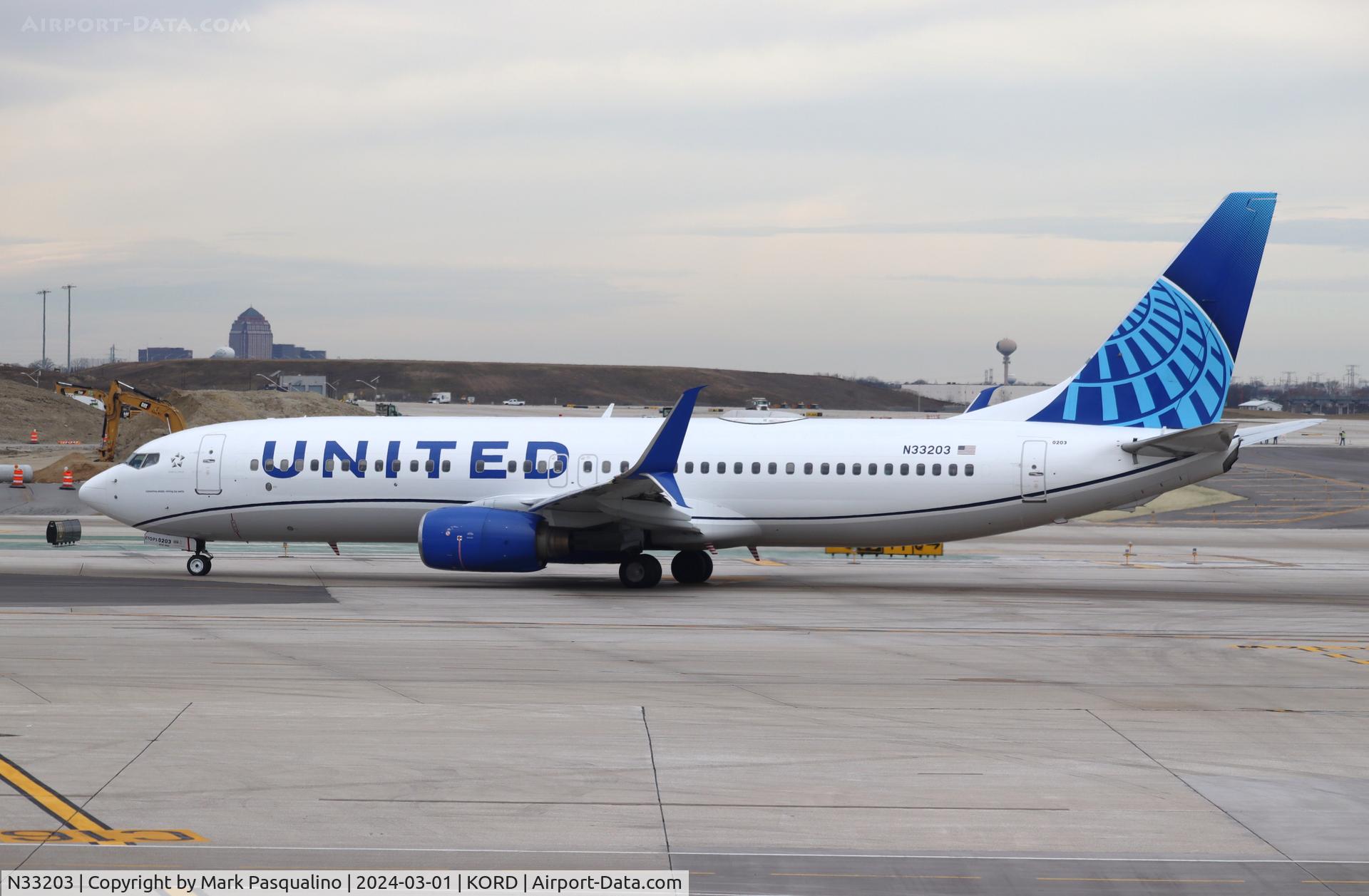N33203, 2000 Boeing 737-824 C/N 30613, Boeing 737-824