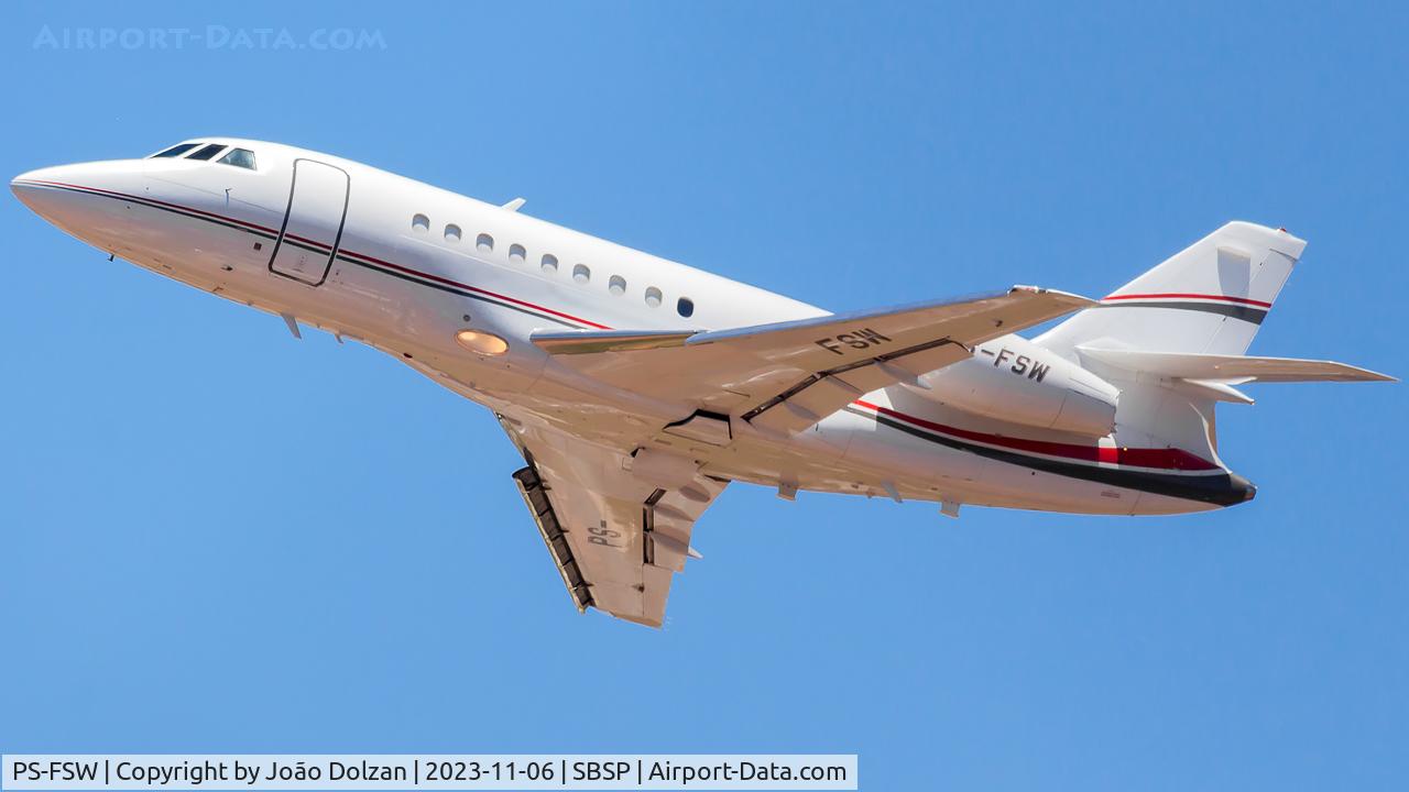 PS-FSW, 2002 Dassault Falcon 2000 C/N 183, Taking off from CGH.