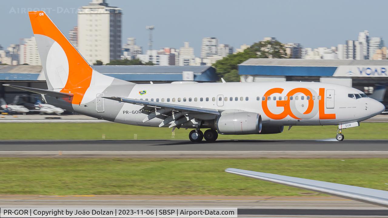 PR-GOR, 2002 Boeing 737-76N C/N 33380, Wearing the current colorscheme of GOL.