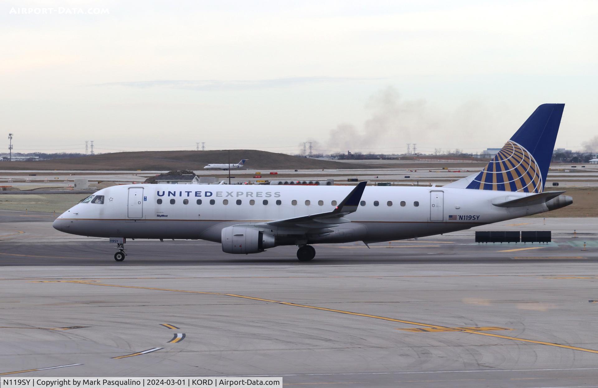 N119SY, 2014 Embraer 175LR (ERJ-170-200LR) C/N 17000421, ERJ-170-200LR