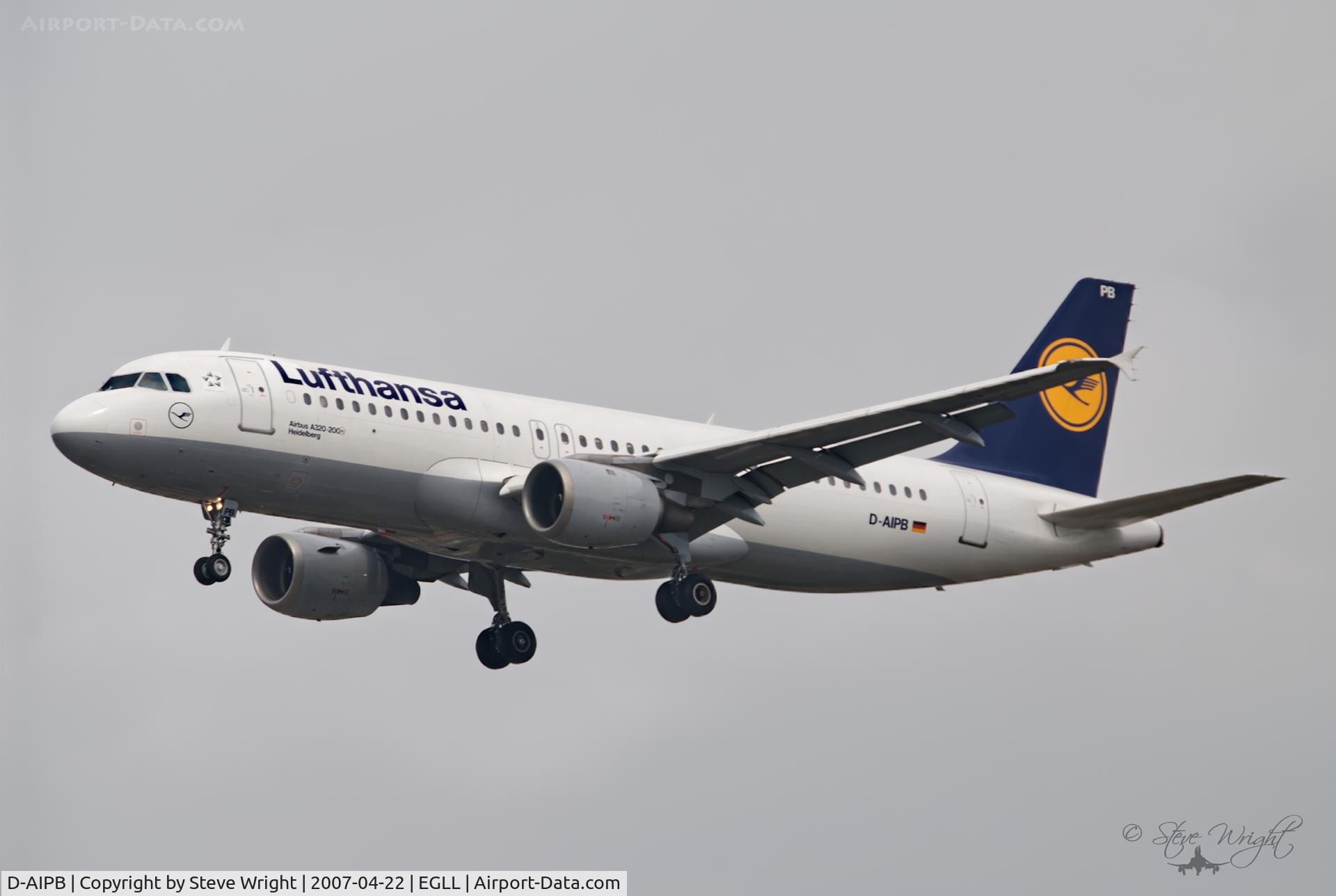 D-AIPB, 1989 Airbus A320-211 C/N 0070, London Heathrow