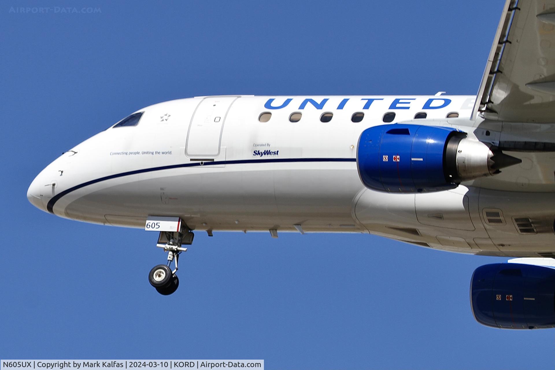 N605UX, 2019 Embraer 175LR (ERJ-170-200LR) C/N 17000802, E75L SkyWest United Express Embraer 175LR N605UX SKW5334 IND-ORD
