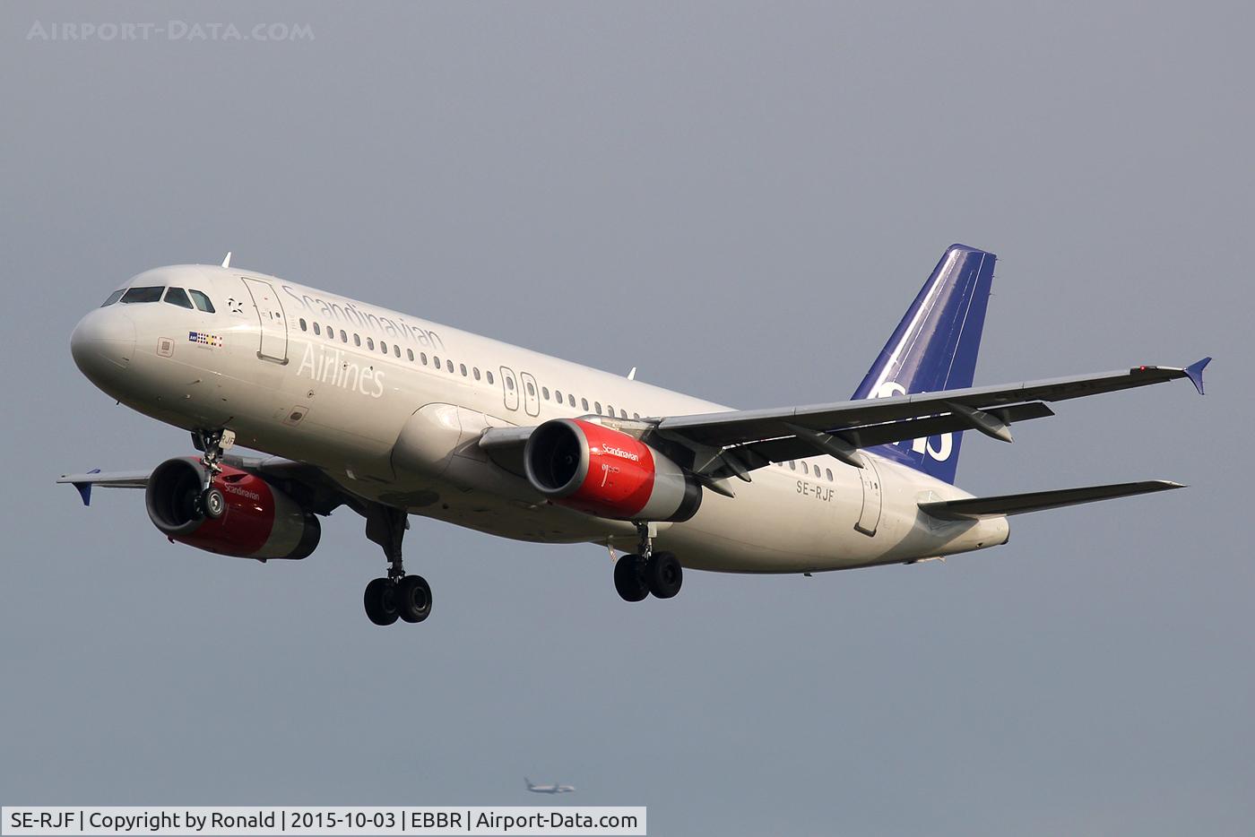 SE-RJF, 2000 Airbus A320-232 C/N 1383, at ebbr